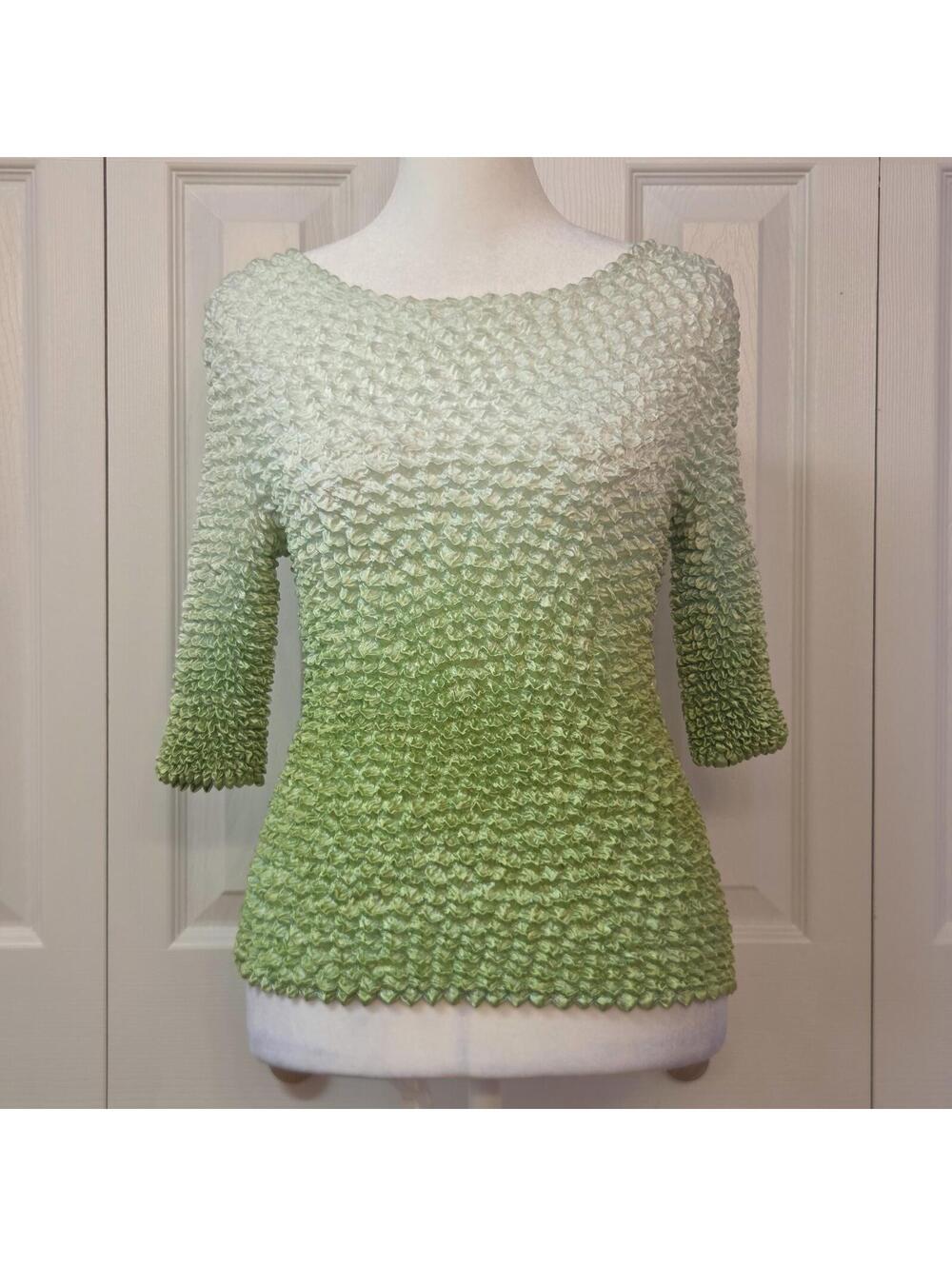 Green Ombre Popcorn Bubble Crinkle Top Y2K Avant Garde Fairy Textured 3/4 Sleeve